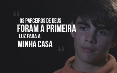 “Os Parceiros de Deus foram a primeira luz para a minha casa”, diz Vitor Hugo